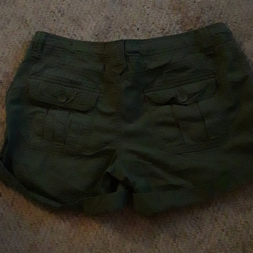 Shorts - Picture 2 of 3